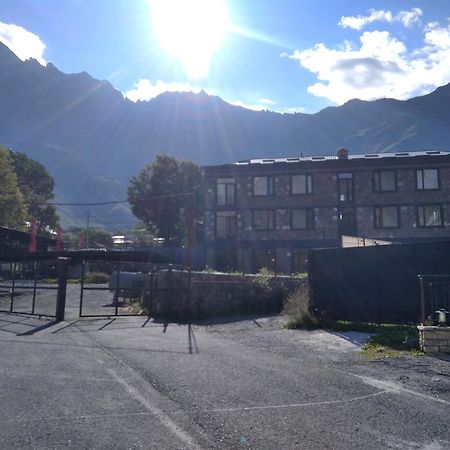 Hotel Aia Kazbegi Extérieur photo